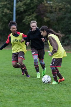 Bild 24 - C-Juniorinnen Halstenbek-Rellingen - St.Pauli : Ergebnis: 0:5